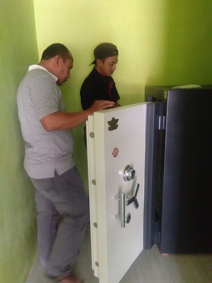 Penjualan Brankas Merk Pressafe