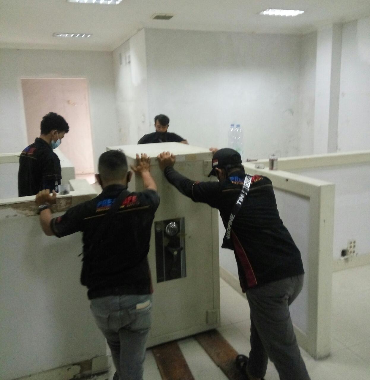 Layanan jasa pindah brankas