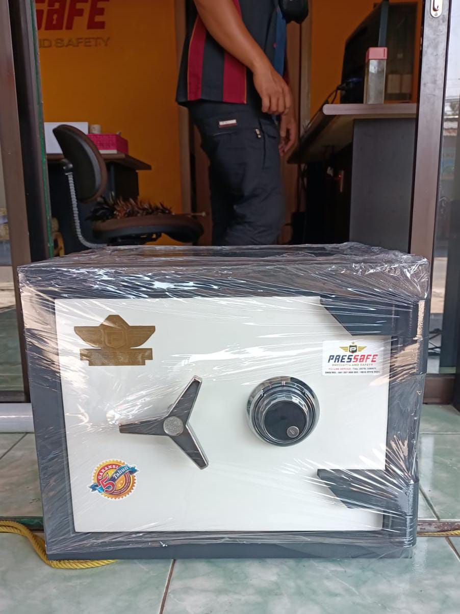 Toko jual brankas besi