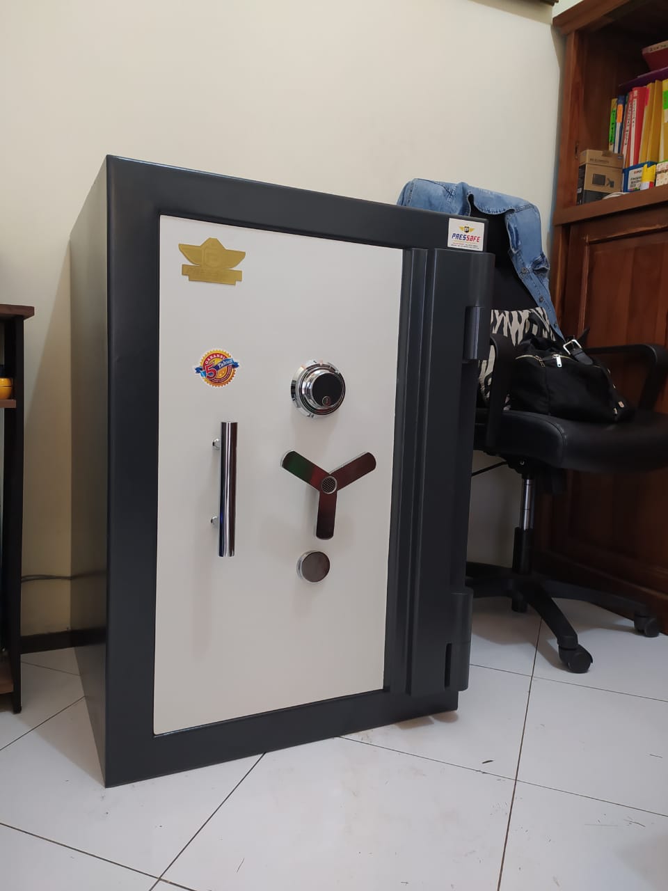 Toko jual brankas baru