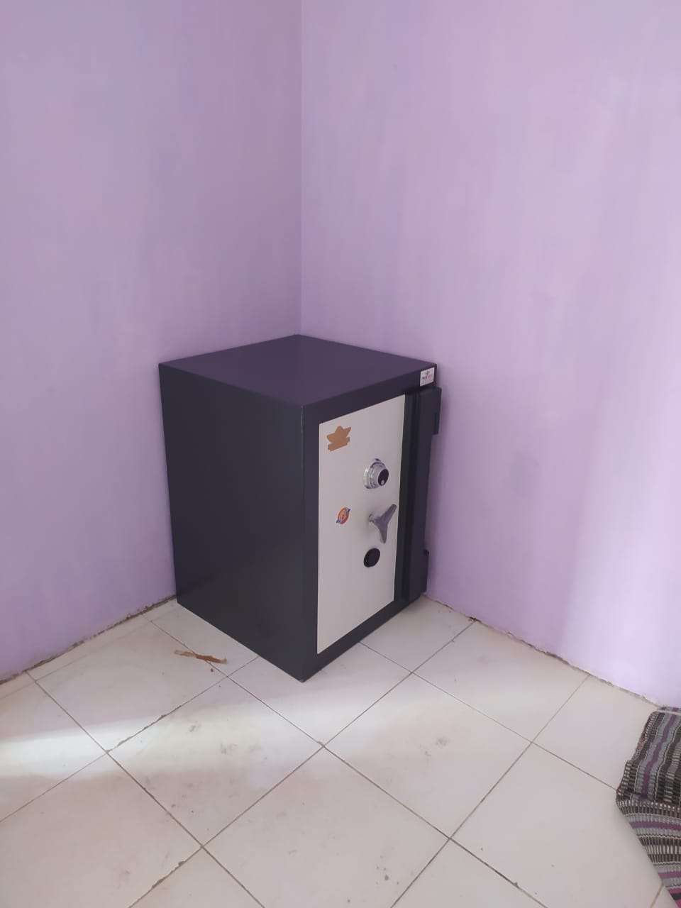 Jual brankas uang dan dokumen