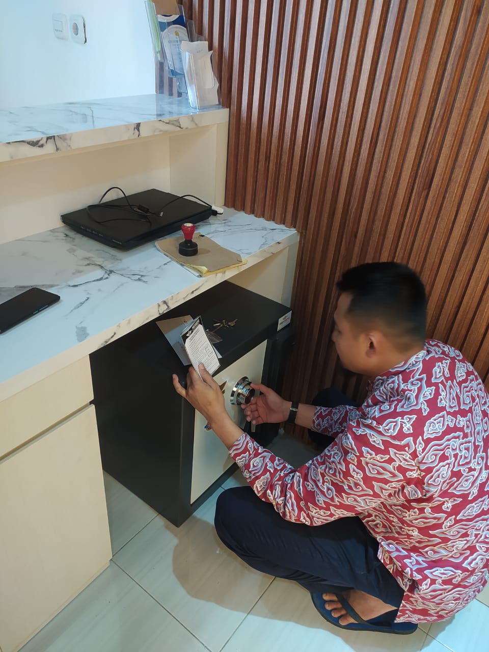 Jual brankas sekolah