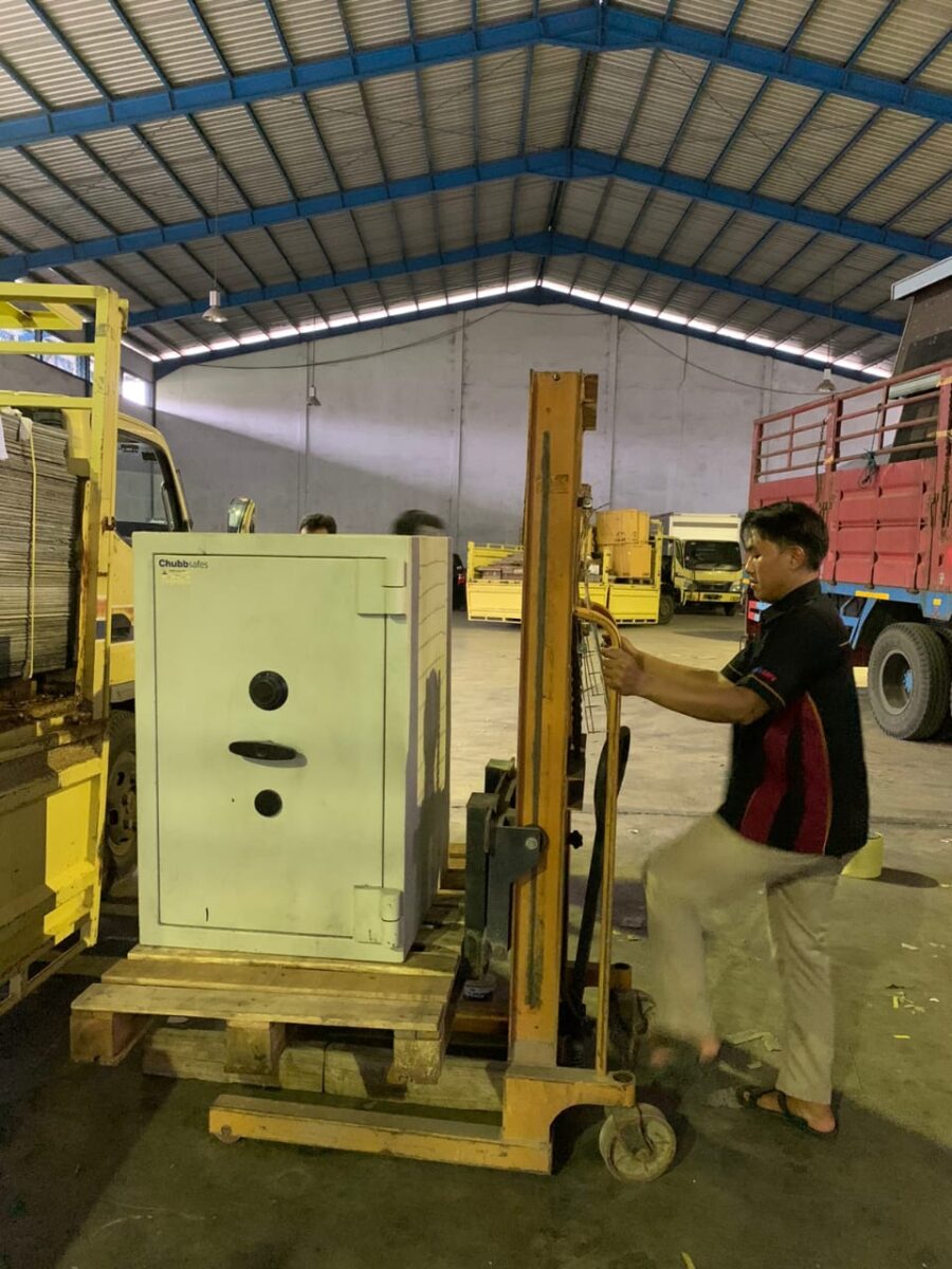 Ahlinya pindah brankas