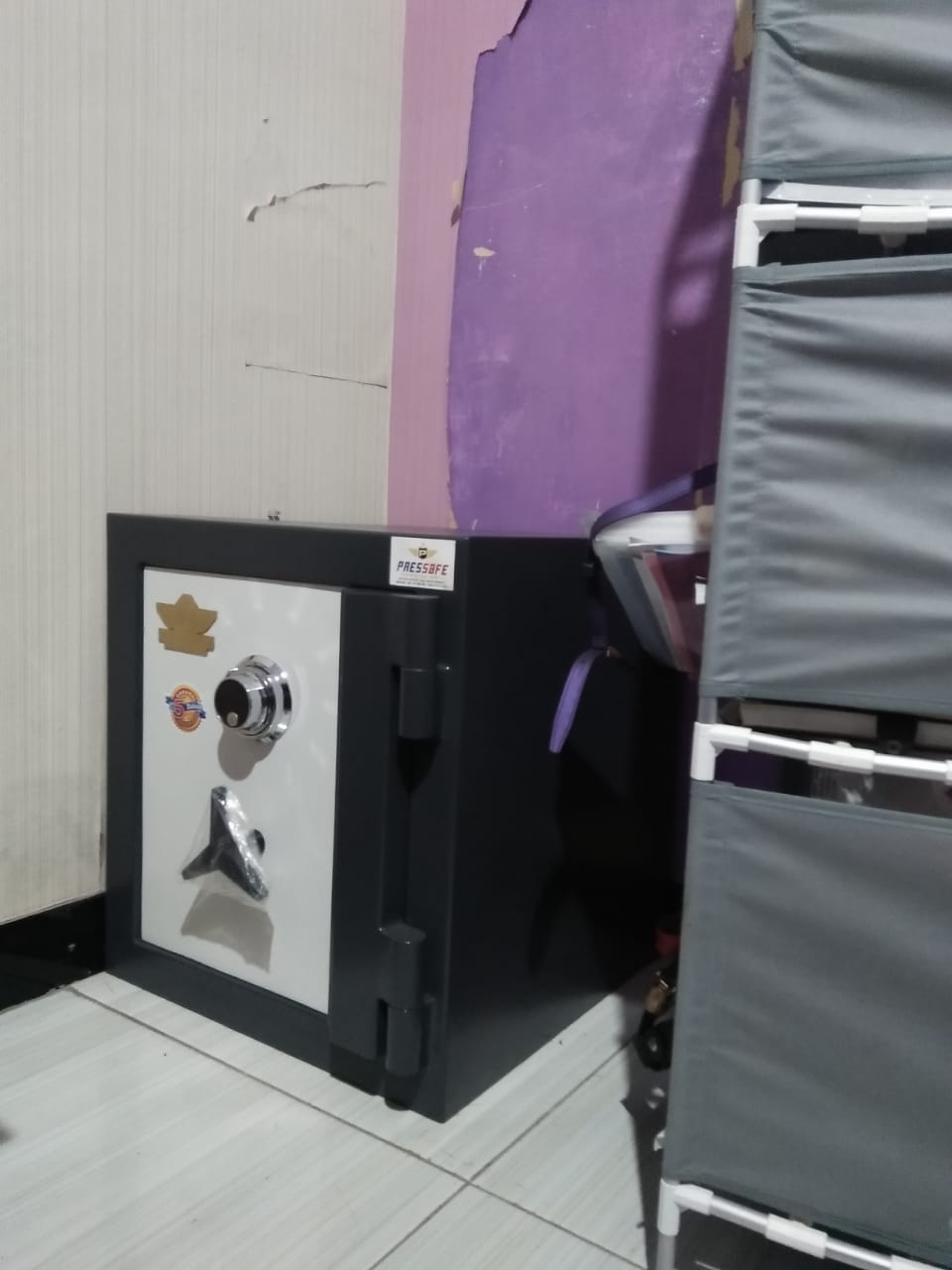 Jual brankas besi pressafe