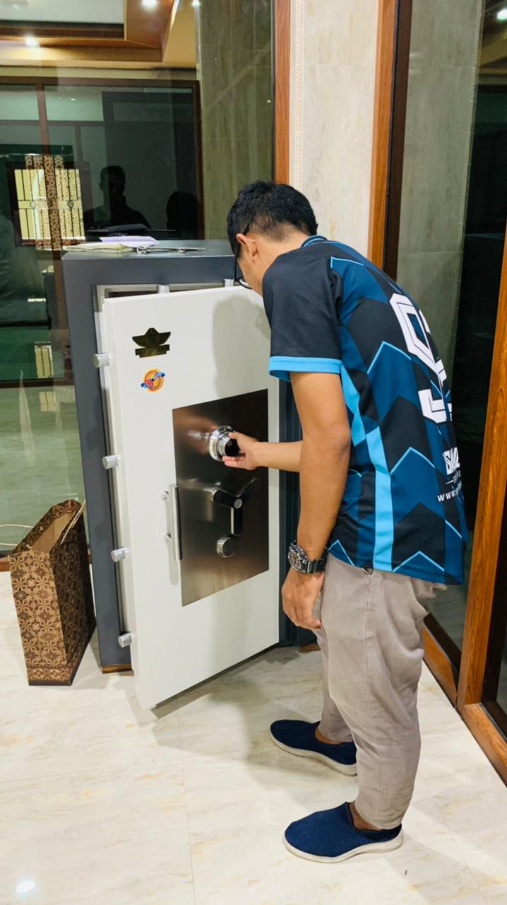 Jual brankas besi pressafe