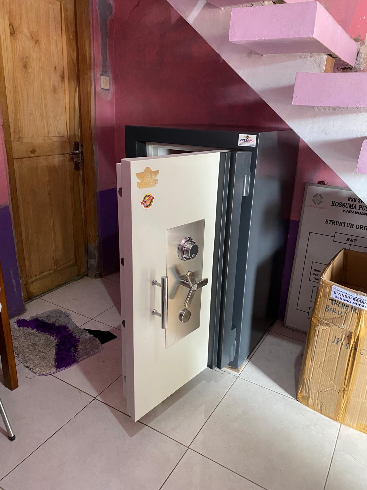 Jual brankas besi pressafe