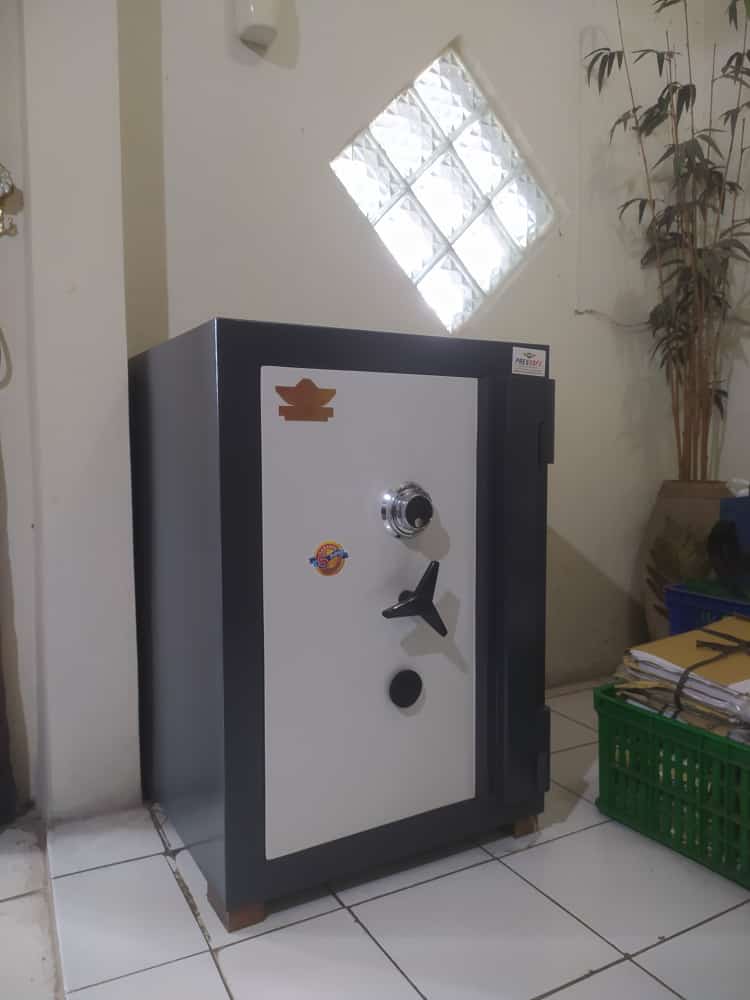Jual brankas tahan api